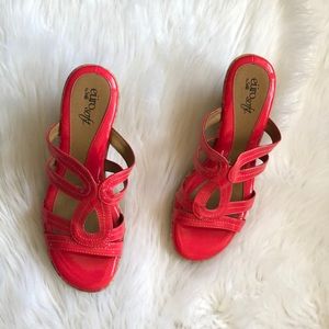 Söfft Hot Pink Patent Leather Wedges